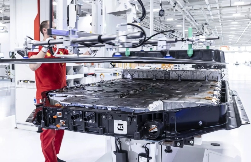 Ferrari анонсировала свой первый электрокар Elettrica: четыре мотора, 1000 л.с., запас хода 530 км и усилитель рёва