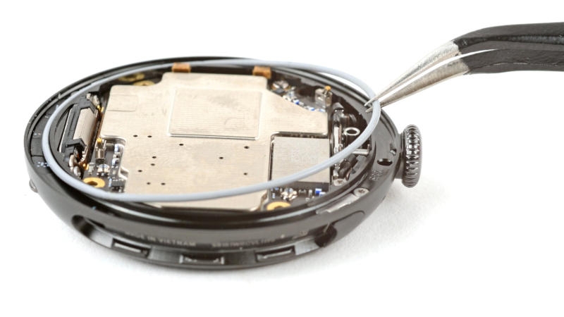 Google Pixel Watch 4 &mdash; самые ремонтопригодные смарт-часы на рынке, по версии iFixit