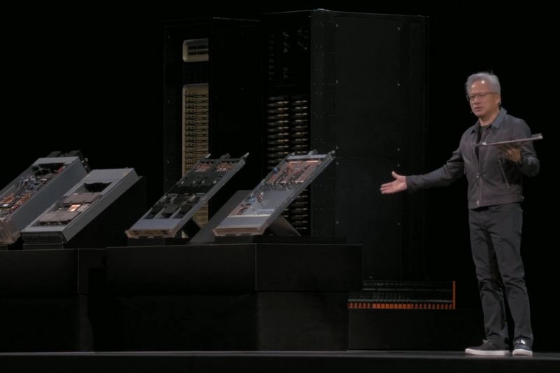 Хуанг показал Vera Rubin Superchip — CPU, два огромных GPU и 100 Пфлопс на одной плате для ИИ нового поколения