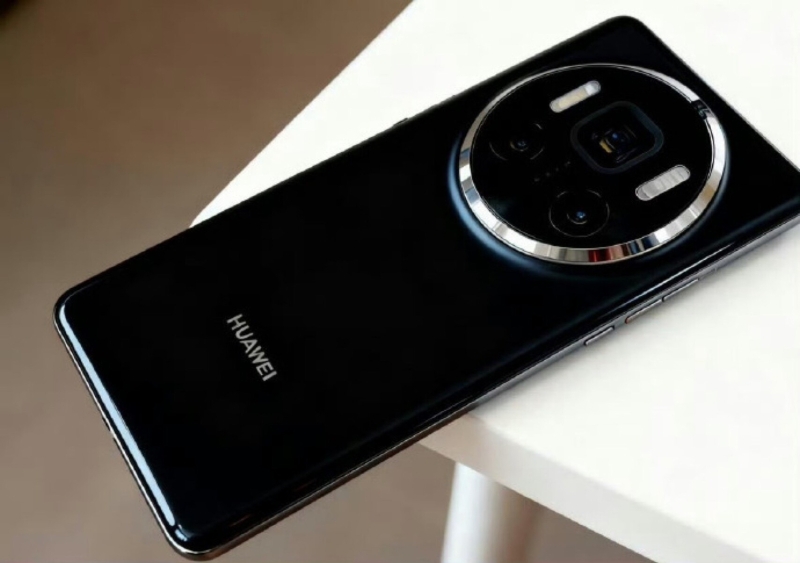 Huawei Mate 80 Pro засветился на живых фото в неожиданной расцветке