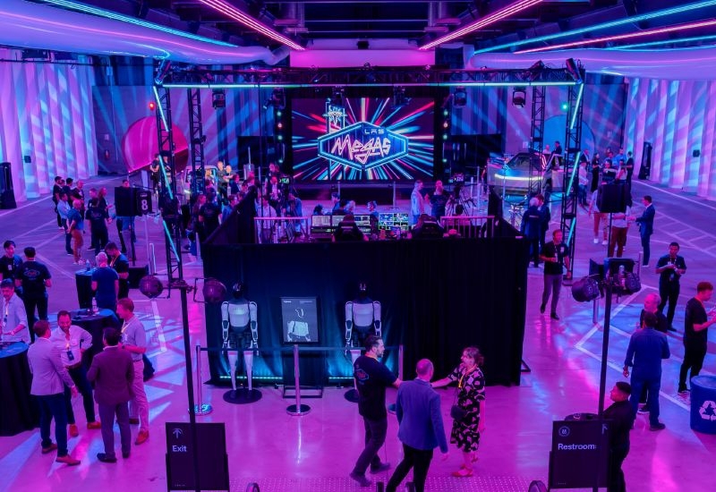 Илон Маск хочет обеспечить себе &laquo;сильное влияние&raquo; на армию роботов и для этого ему нужен $1 триллион