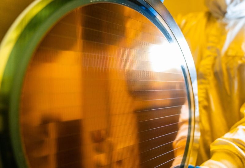 Intel начала в Аризоне выпуск чипов по технологии 18A, но завоёвывать доверие клиентов придётся непросто