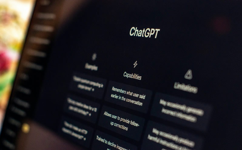 Интерес к ChatGPT на смартфонах стал угасать &mdash; пользователи проводят в приложение всё меньше времени