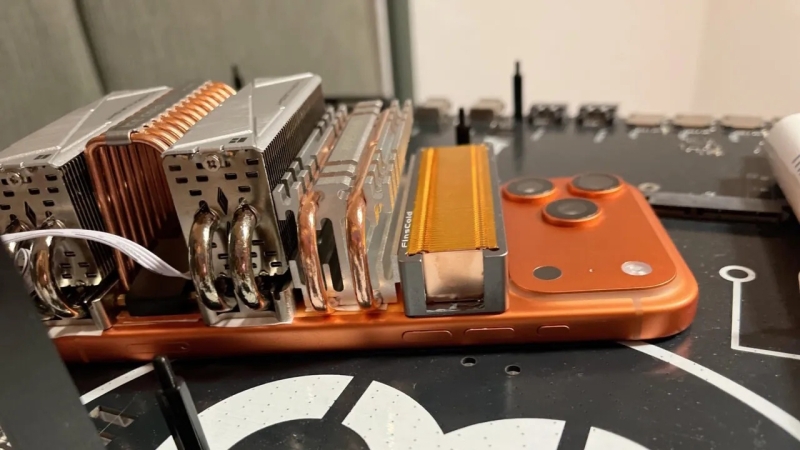 iPhone 17 Pro обвесили кулерами для SSD &mdash; и он выдержал стресс-тест почти без тротлинга