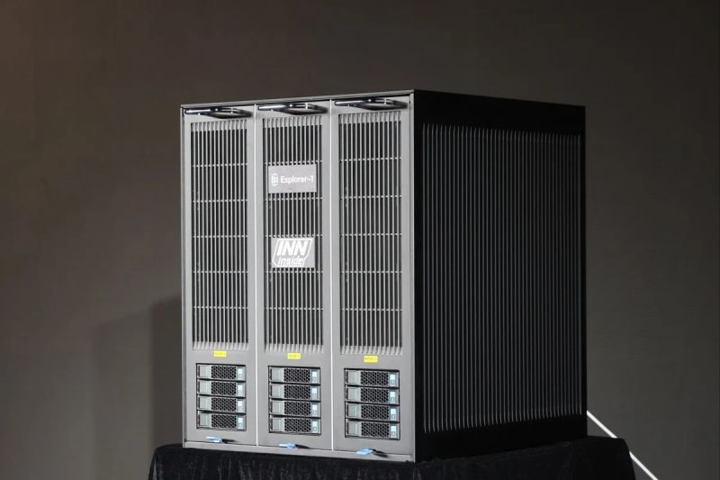 Китайцы построили суперкомпьютер размером с холодильник, работающий по аналогии с человеческим мозгом