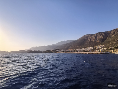 Обзор смартфона HUAWEI nova 14: плоский красавец с крутыми камерами