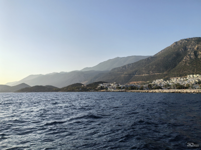 Обзор смартфона HUAWEI nova 14: плоский красавец с крутыми камерами