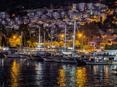 Обзор смартфона HUAWEI nova 14: плоский красавец с крутыми камерами