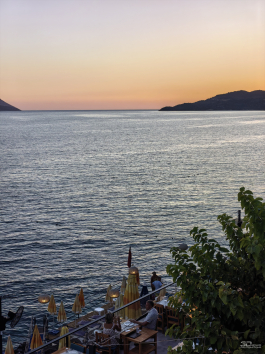 Обзор смартфона HUAWEI nova 14: плоский красавец с крутыми камерами