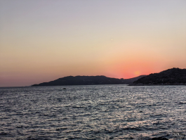 Обзор смартфона HUAWEI nova 14: плоский красавец с крутыми камерами