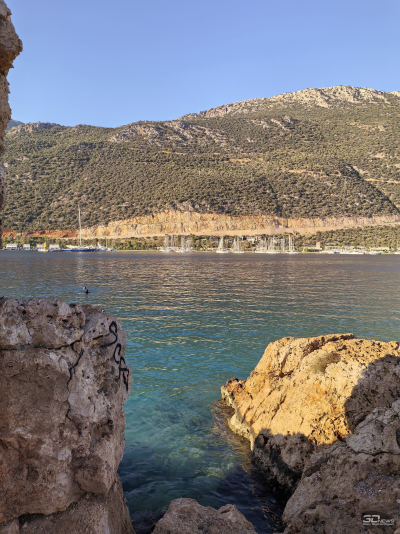 Обзор смартфона HUAWEI nova 14: плоский красавец с крутыми камерами