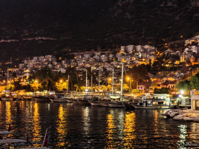 Обзор смартфона HUAWEI nova 14: плоский красавец с крутыми камерами