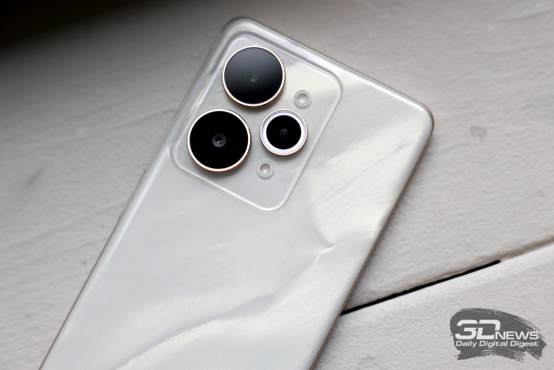 Обзор смартфона realme 15 Pro: светит, но не греется