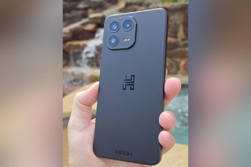 Представлен HIROH Phone&nbsp;&mdash;&nbsp;обезгугленный Android-смартфон с физическим выключателем камер и микрофона за&nbsp;$999