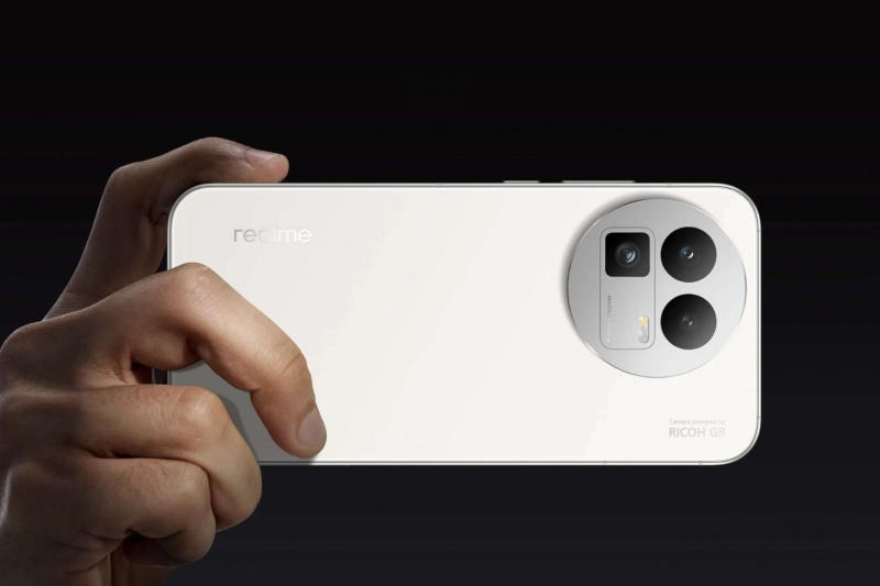 Представлен смартфон Realme GT8 с 50-Мп камерой Ricoh и прошлогодним процессором