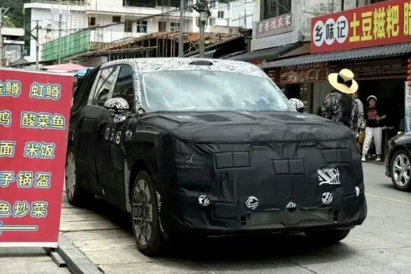 Прототипы флагманского внедорожника Xiaomi YU9 замечены на тестах в высокогорной местности