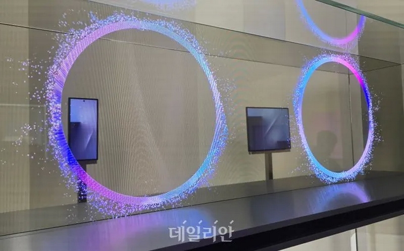 Samsung впервые живьём показала трёхстворчатый смартфон Galaxy Z TriFold, но ничего про него не рассказала