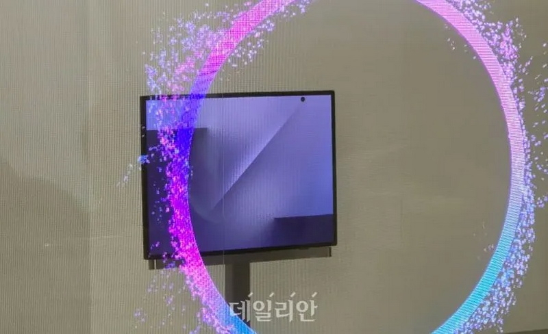 Samsung впервые живьём показала трёхстворчатый смартфон Galaxy Z TriFold, но ничего про него не рассказала