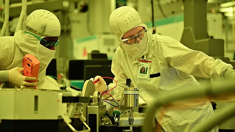 США и Китай пошли к технологическому суверенитету схожими путями, но Америка пока отстаёт