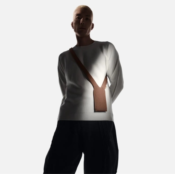 Apple представила авоську для iPhone&nbsp;&mdash; экстравагантный чехол&nbsp;Pocket по цене $150&ndash;230