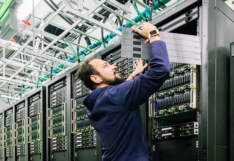 Бигтехи направят на ИИ-инфраструктуру $400 млрд только в текущем году, и им этого мало