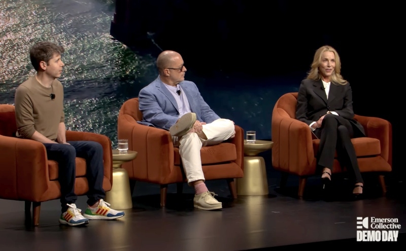 Джони Айв и Сэм Альтман создали прототип совместного ИИ-устройства, но никому его не показали