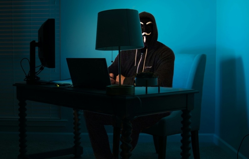 Хакеры научились проникать на ПК через поддельный экран &laquo;Центра обновления Windows&raquo;