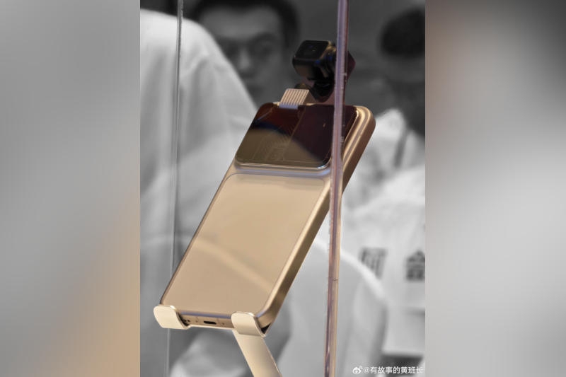 Honor живьём показала Robot Phone с камерой на роборуке &mdash; официальный анонс намечен на март