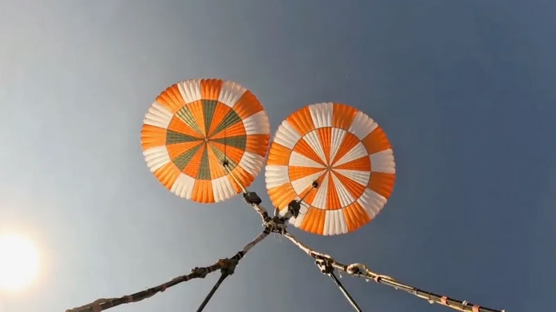 Индия стала ближе к запуску людей в космос&nbsp;&mdash;&nbsp;парашют корабля &laquo;Гаганьяан&raquo; прошёл испытания