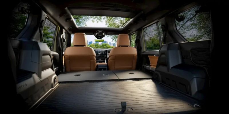 Jeep представила электрический внедорожник Recon со съёмными дверями и задними стёклами за $65 000