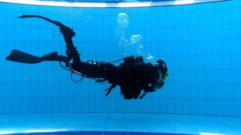Китайцы создали первый в мире экзоскелет для дайверов, который помогает &laquo;шевелить ластами&raquo;