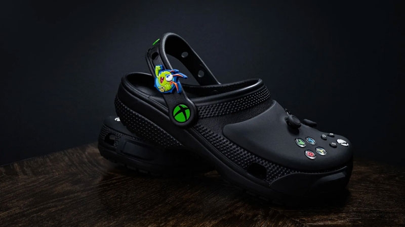 Microsoft представила настоящие кроксы в стиле Xbox&nbsp;&mdash; и их даже можно купить