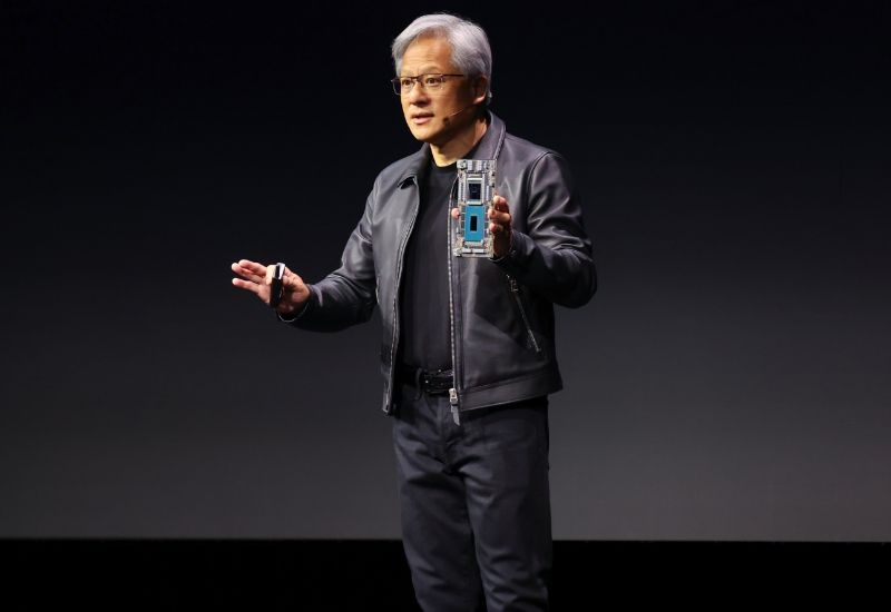 &laquo;Мы не Enron&raquo;: Хуанг сделал странное заявление после нападок на Nvidia из-за раздувающегося ИИ-пузыря