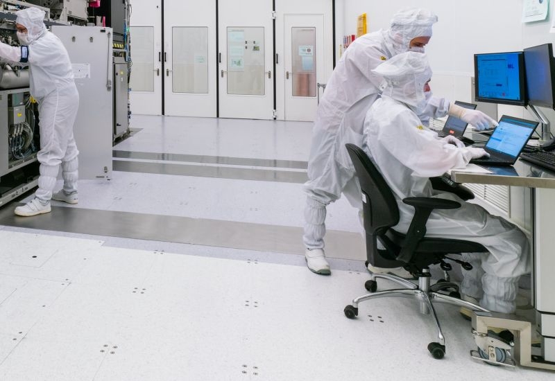 Нехватка инженеров в полупроводниковой отрасли Азии не может быть устранена диким ростом зарплат