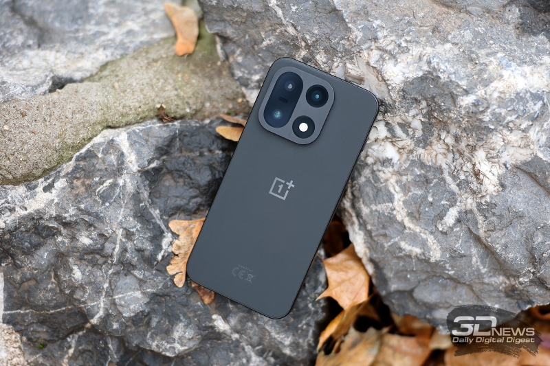 Обзор смартфона OnePlus 15: самый мощный смартфон осени 2025