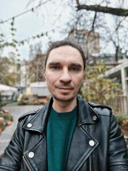 Обзор смартфона OnePlus 15: самый мощный смартфон осени 2025