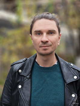 Обзор смартфона OnePlus 15: самый мощный смартфон осени 2025