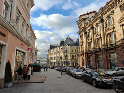 Обзор смартфона OnePlus 15: самый мощный смартфон осени 2025