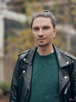 Обзор смартфона OnePlus 15: самый мощный смартфон осени 2025