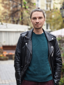 Обзор смартфона OnePlus 15: самый мощный смартфон осени 2025