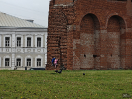 Обзор смартфона OnePlus 15: самый мощный смартфон осени 2025