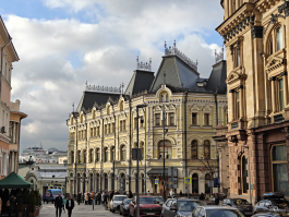 Обзор смартфона OnePlus 15: самый мощный смартфон осени 2025