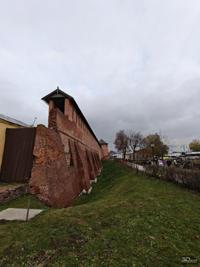 Обзор смартфона OnePlus 15: самый мощный смартфон осени 2025