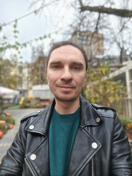 Обзор смартфона OnePlus 15: самый мощный смартфон осени 2025