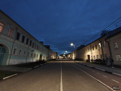 Обзор смартфона OnePlus 15: самый мощный смартфон осени 2025