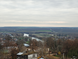 Обзор смартфона OnePlus 15: самый мощный смартфон осени 2025