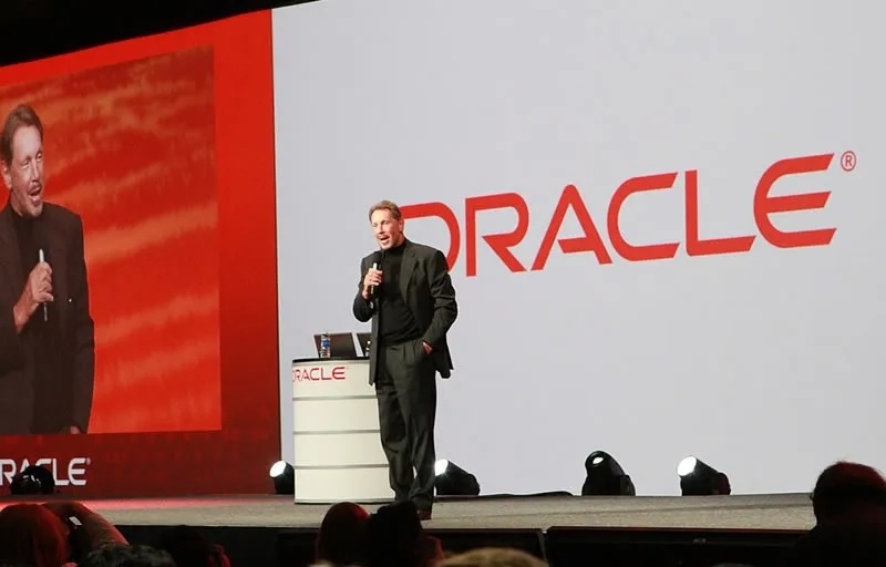 Oracle подешевела на $374 млрд после заключения сделки с OpenAI на $300 млрд