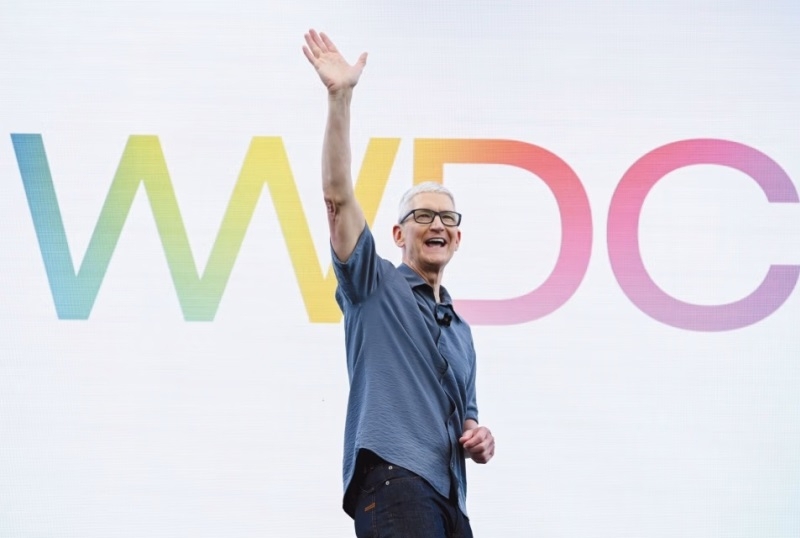 Тим Кук спас Apple от катастрофического кризиса &mdash; теперь она стоит больше $4 трлн