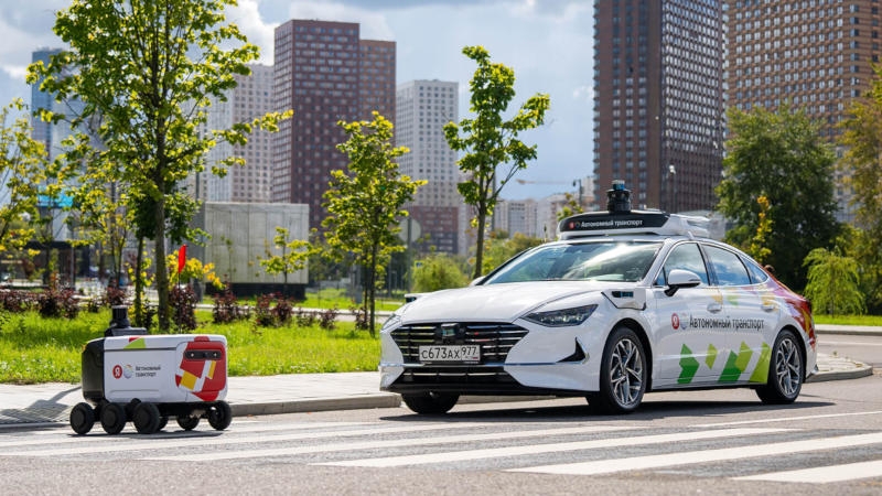 В 2026 году по улицам Москвы побегут роботакси&nbsp;&mdash; но с подстраховкой