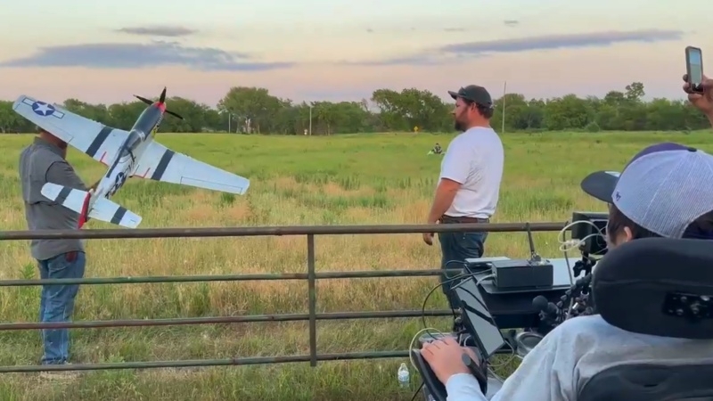 Второй пациент с Neuralink в голове научился управлять авиамоделями и программировать Arduino силой мысли